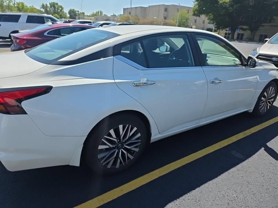Certified 2023 Nissan Altima 2.5 SV w/ SV Premium Package FWD image 6