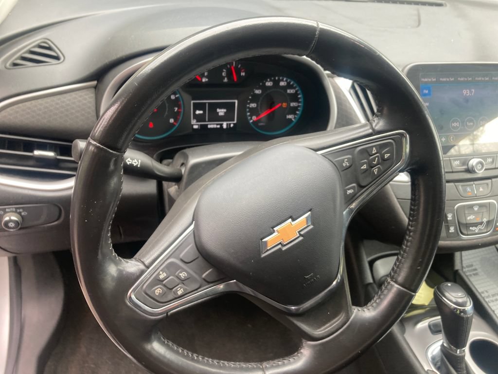 Used 2020 Chevrolet Malibu RS FWD image 18
