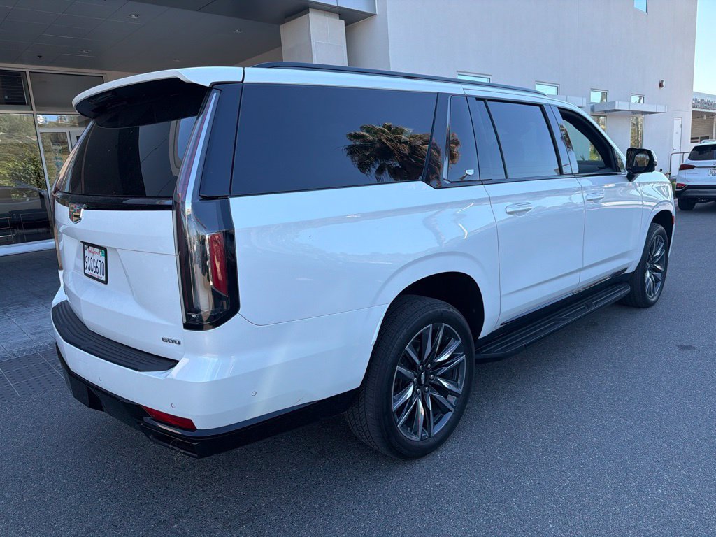 Used 2024 Cadillac Escalade ESV Sport AWD/4WD image 10
