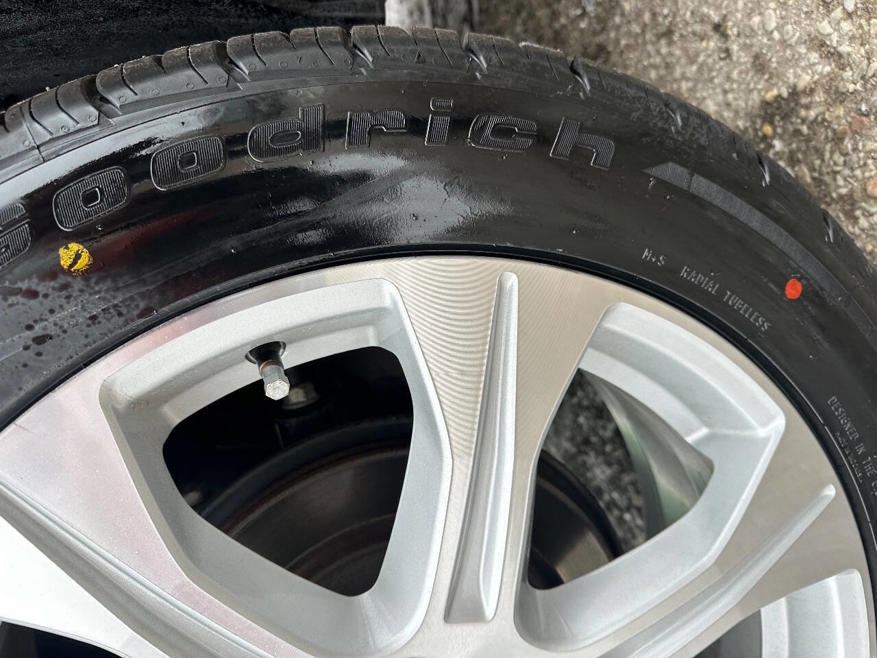 Used 2016 Cadillac SRX Performance w/ Driver Awareness Package image 18