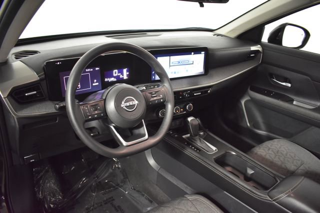 Certified 2025 Nissan Kicks SV w/ SV Premium Package AWD/4WD image 12