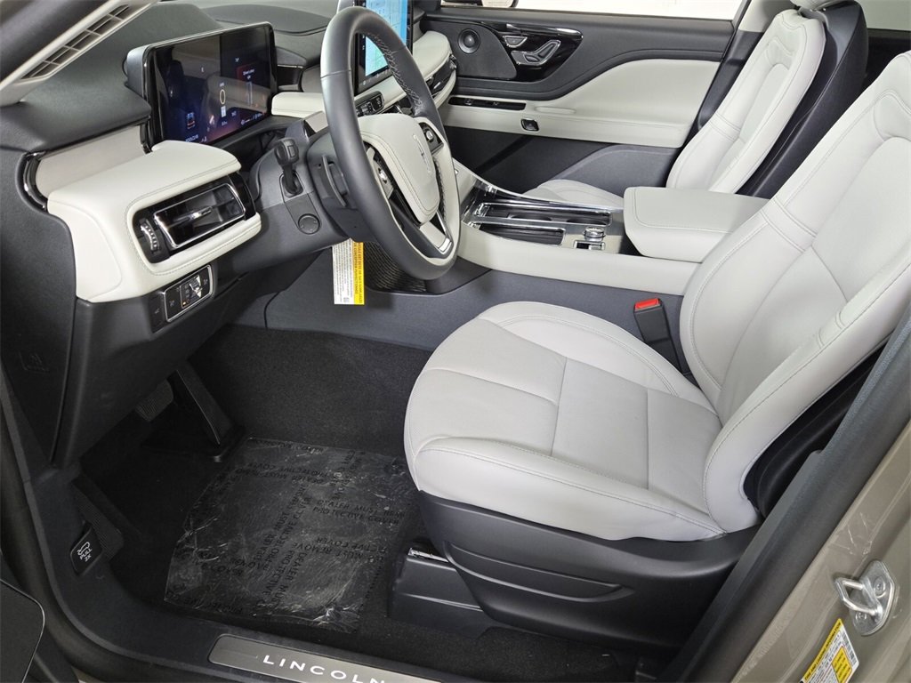 New 2025 Lincoln Aviator Reserve image 6
