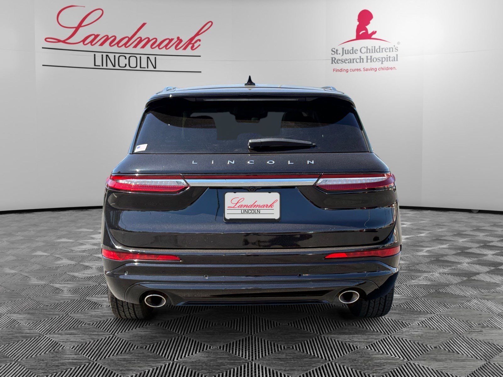 Certified 2024 Lincoln Corsair Grand Touring w/ Equipment Group 301A AWD/4WD image 4