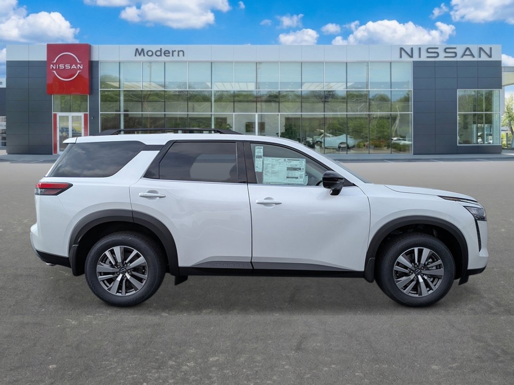 New 2026 Nissan Pathfinder SL FWD image 5