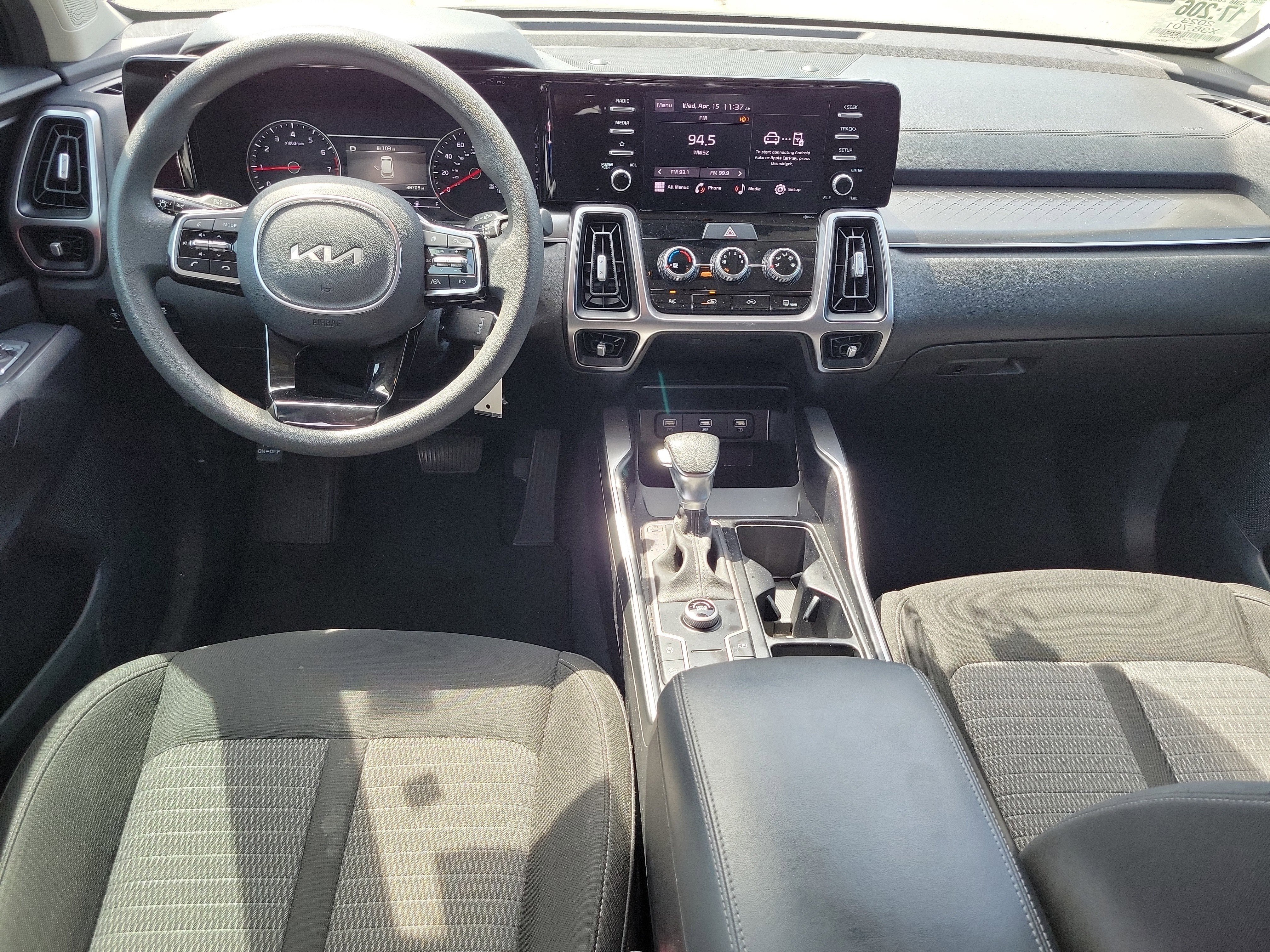 Used 2023 Kia Sorento LX image 15