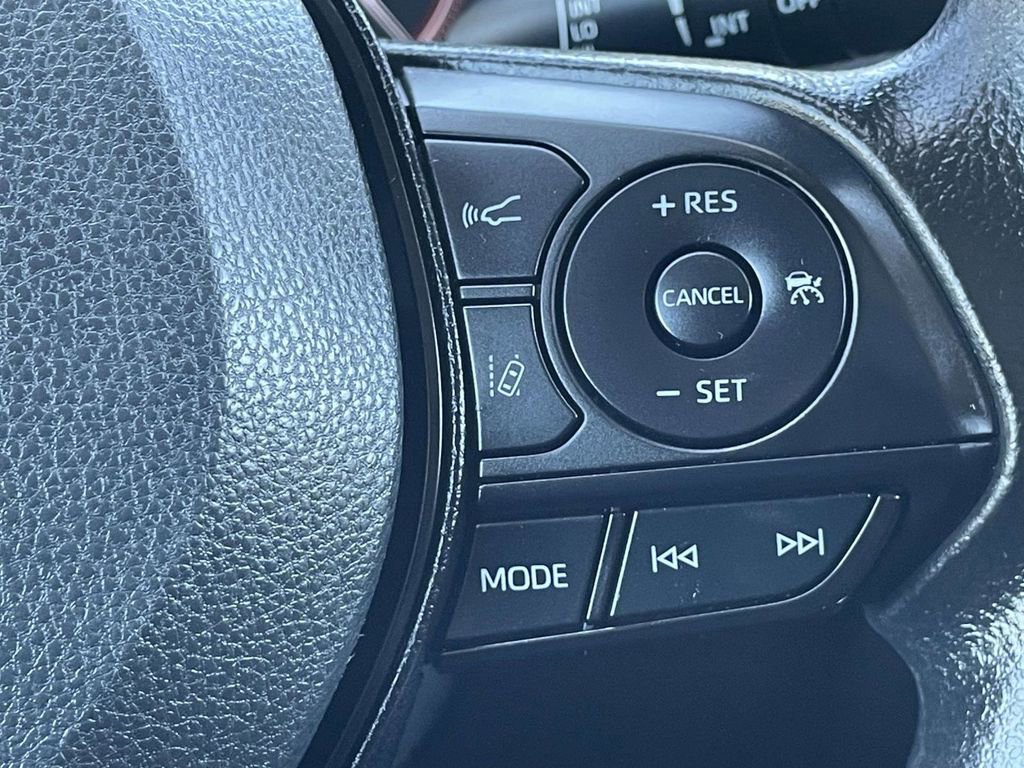 Used 2023 Toyota RAV4 XLE FWD image 28