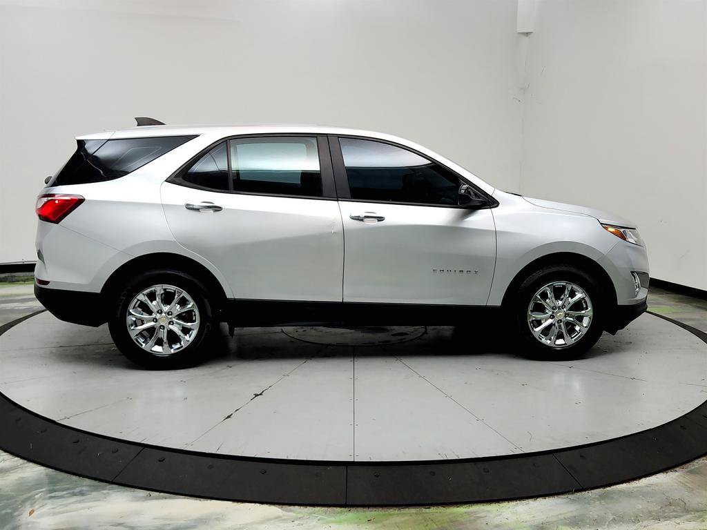 Used 2020 Chevrolet Equinox LS w/ LPO, Floor Liner Package FWD image 4