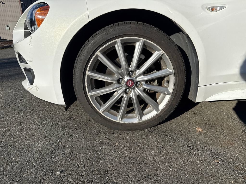 Used 2017 FIAT 124 Spider Lusso image 29