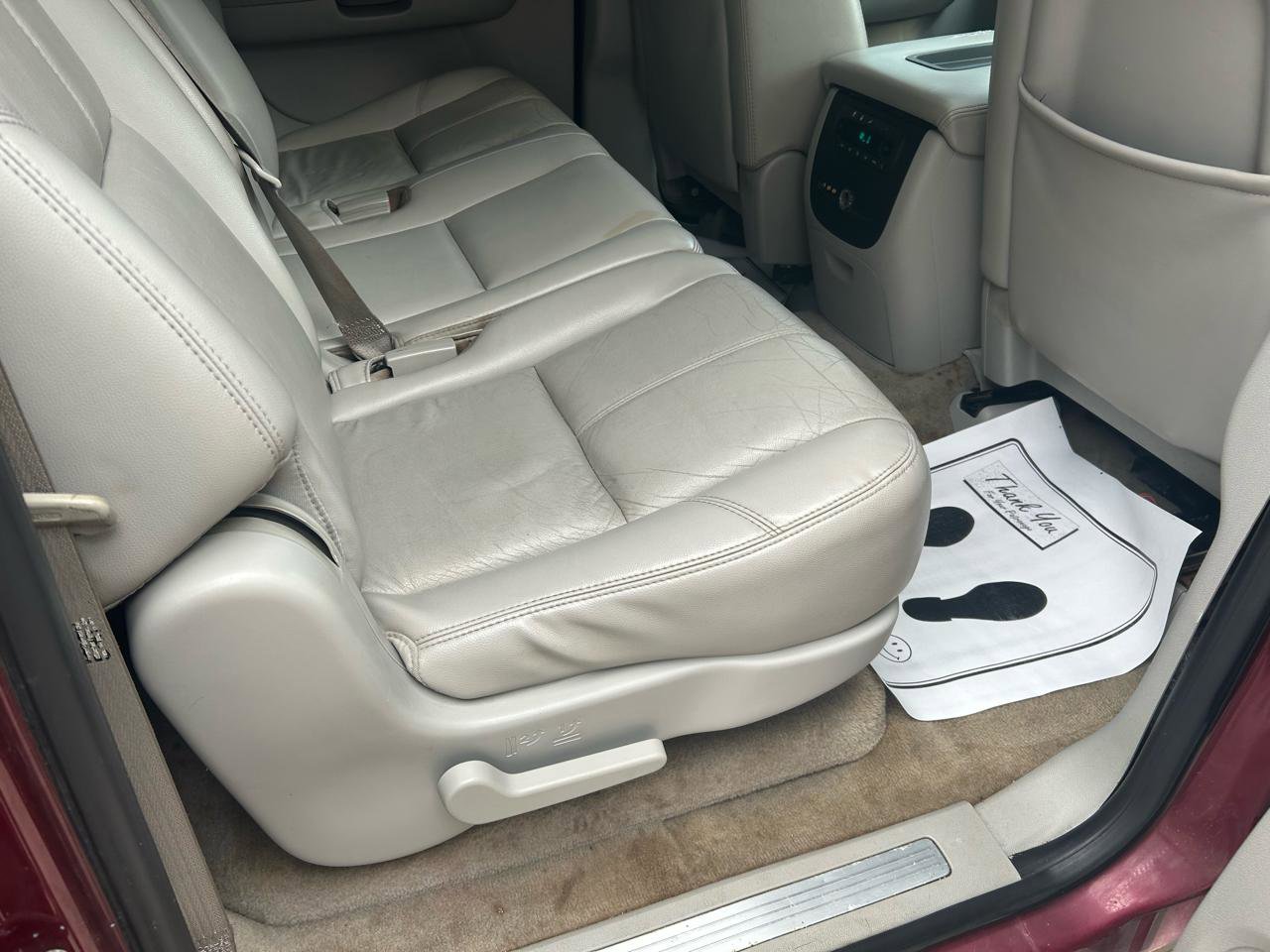 Used 2007 Chevrolet Suburban LT w/ LT Preferred Equipment Group image 11