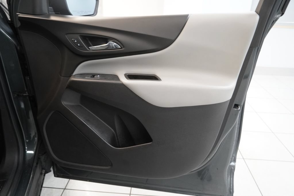 Used 2019 Chevrolet Equinox LS FWD image 34