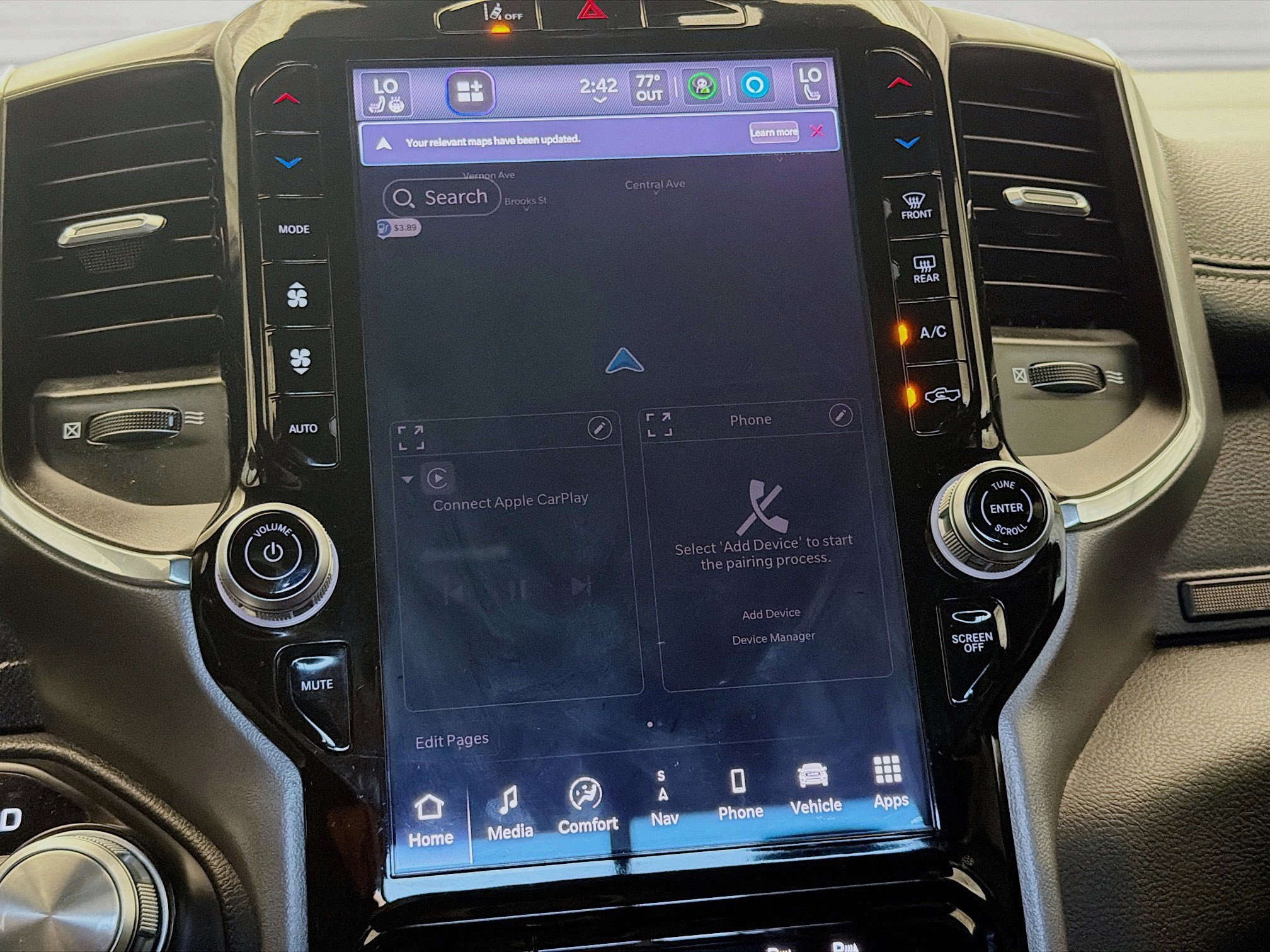 Used 2025 RAM 1500 Laramie image 9