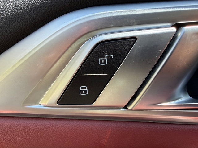 Used 2024 BMW 430i Convertible image 10