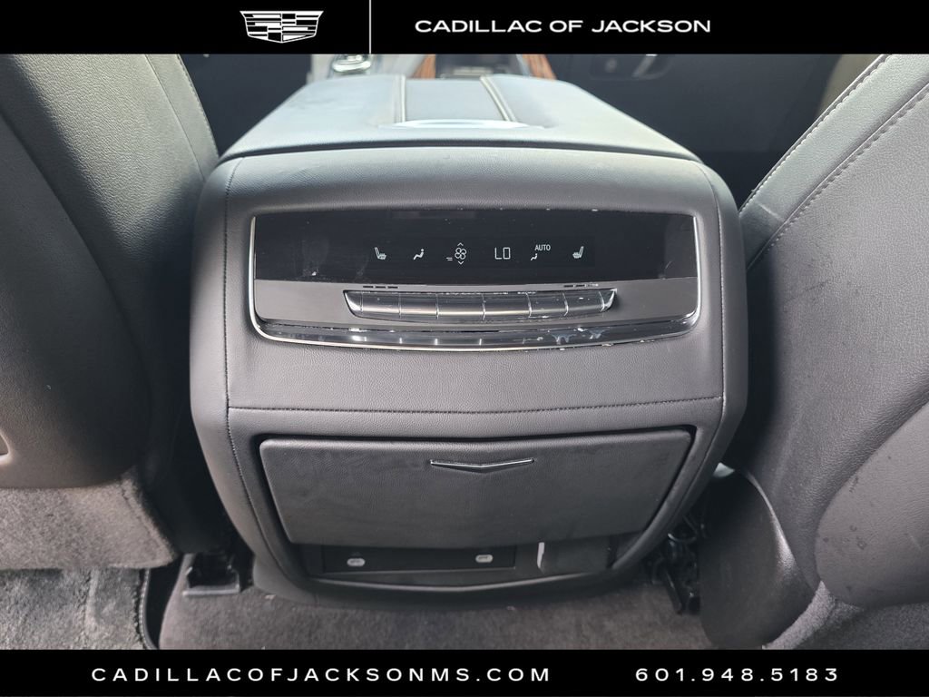 Used 2024 Cadillac Escalade ESV Luxury AWD/4WD image 24