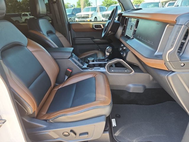 Used 2024 Ford Bronco Outer Banks AWD/4WD image 21