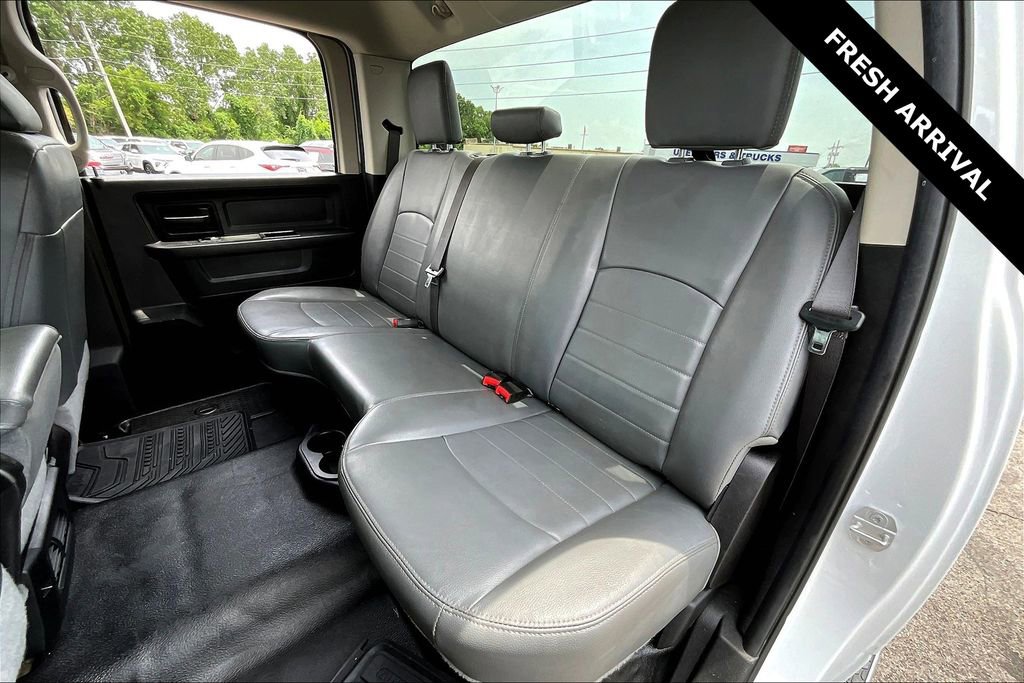 Used 2018 RAM 3500 Tradesman w/ Chrome Appearance Group RWD image 21