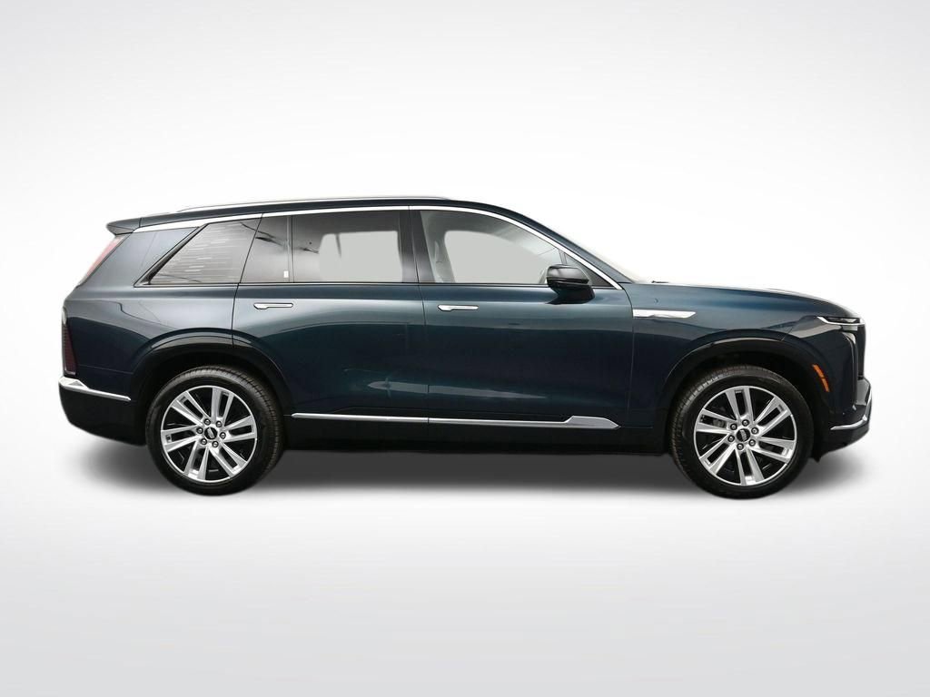 Used 2026 Cadillac Vistiq Luxury image 6