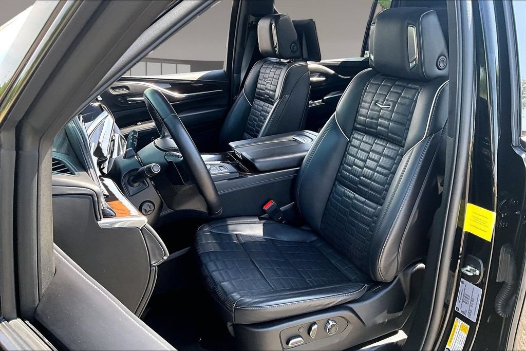 Used 2023 Cadillac Escalade ESV Sport Platinum w/ LPO, ONYX Package AWD/4WD image 27
