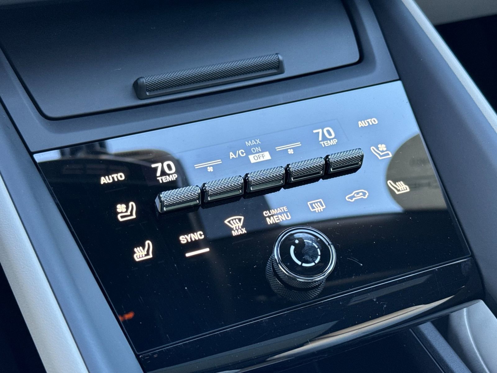 Used 2025 Porsche Macan 4 Electric image 25