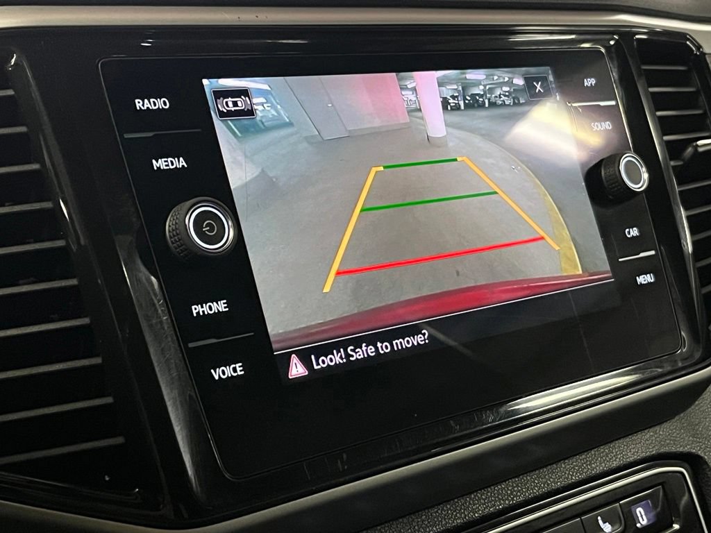 Certified 2022 Volkswagen Atlas Cross Sport SE w/ Panoramic Sunroof Package AWD/4WD image 26