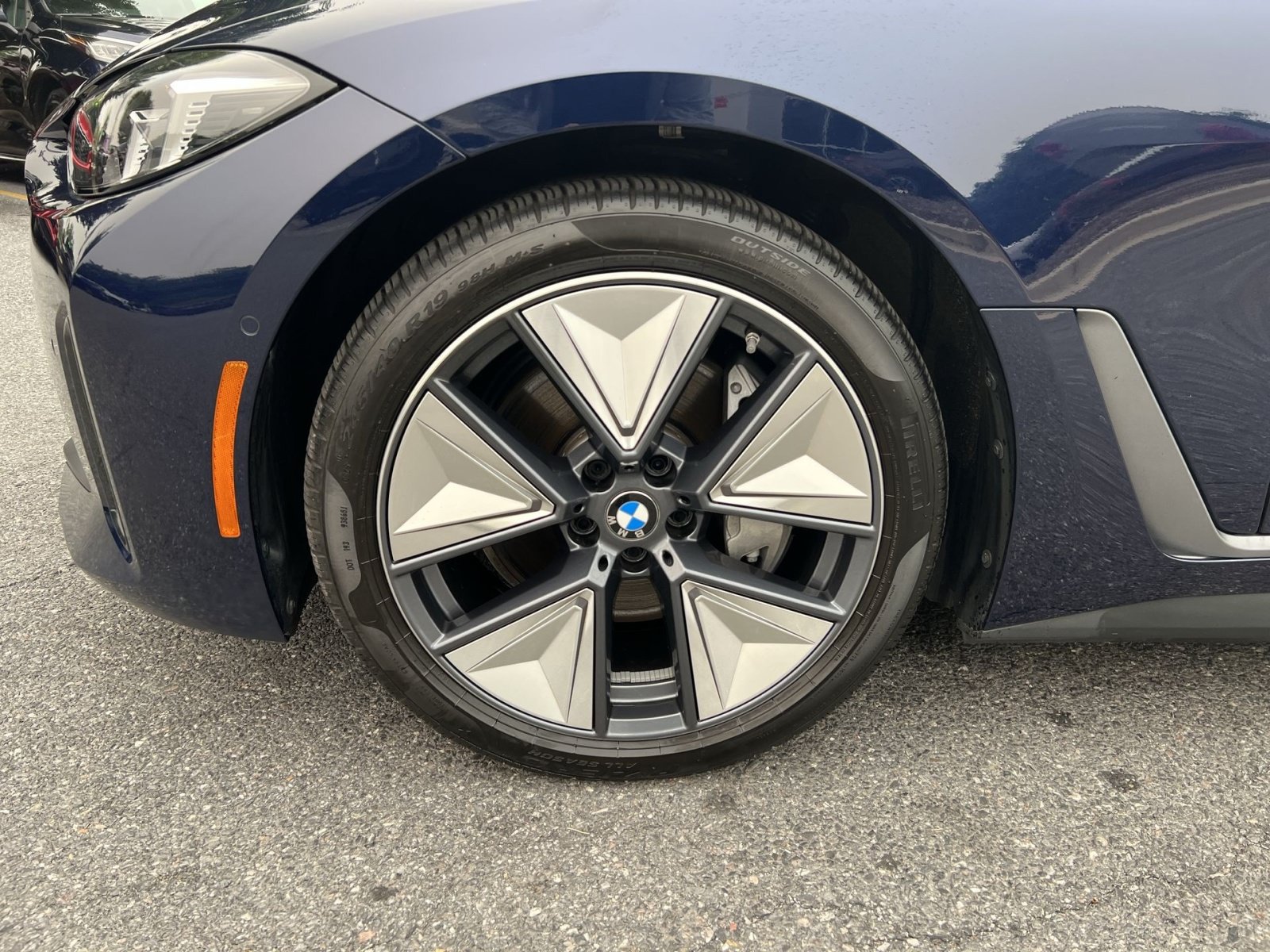 Used 2025 BMW i4 xDrive40i w/ Premium Package AWD/4WD image 12