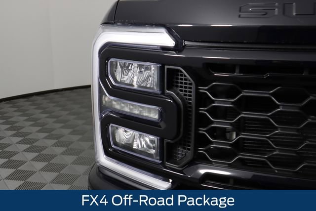 New 2026 Ford F350 Lariat w/ Black Appearance Package image 9