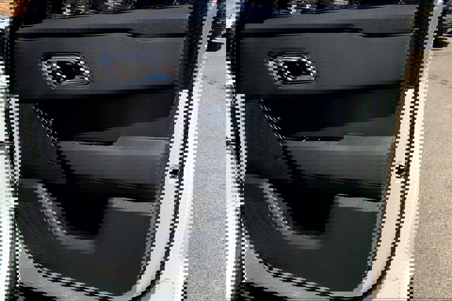 Used 2025 Land Rover Range Rover Velar Dynamic SE image 20