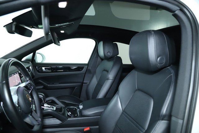 Used 2021 Porsche Cayenne Coupe image 21
