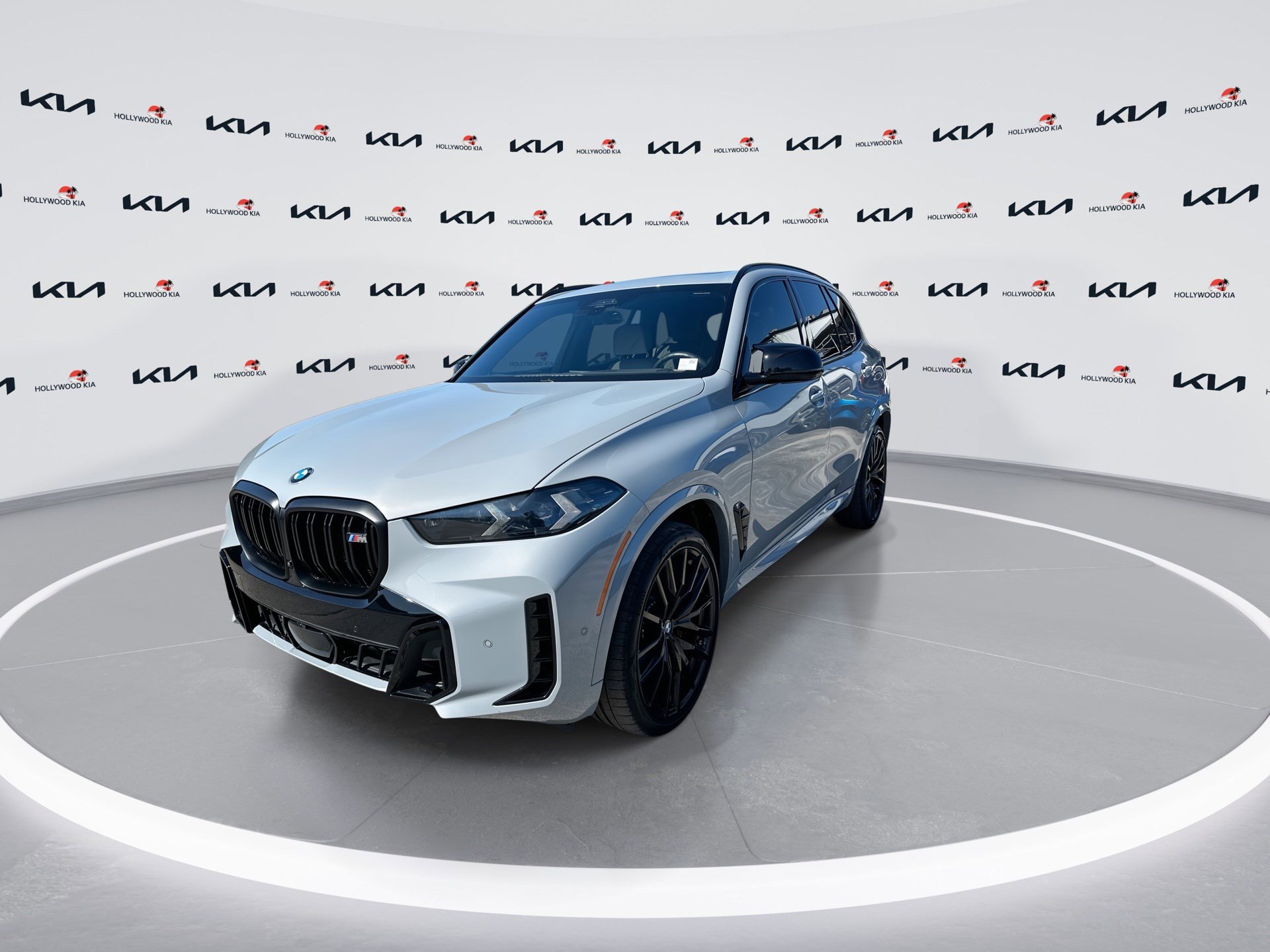 Used 2025 BMW X5 M60i image 4