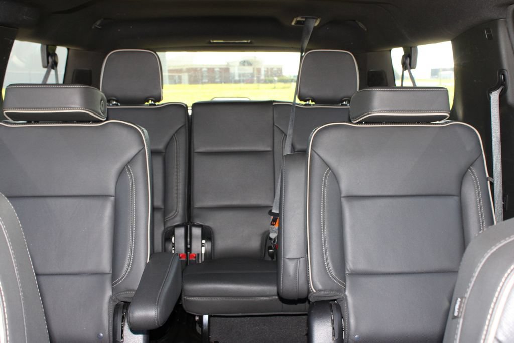 Used 2024 Chevrolet Suburban Premier RWD image 15