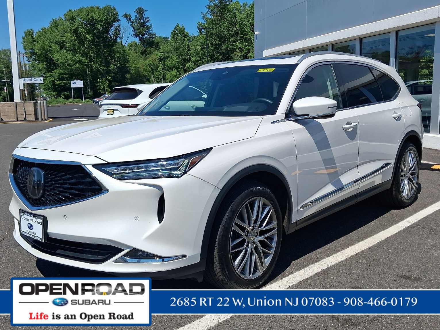 Used 2024 Acura MDX SH-AWD w/ Advance Package image 3