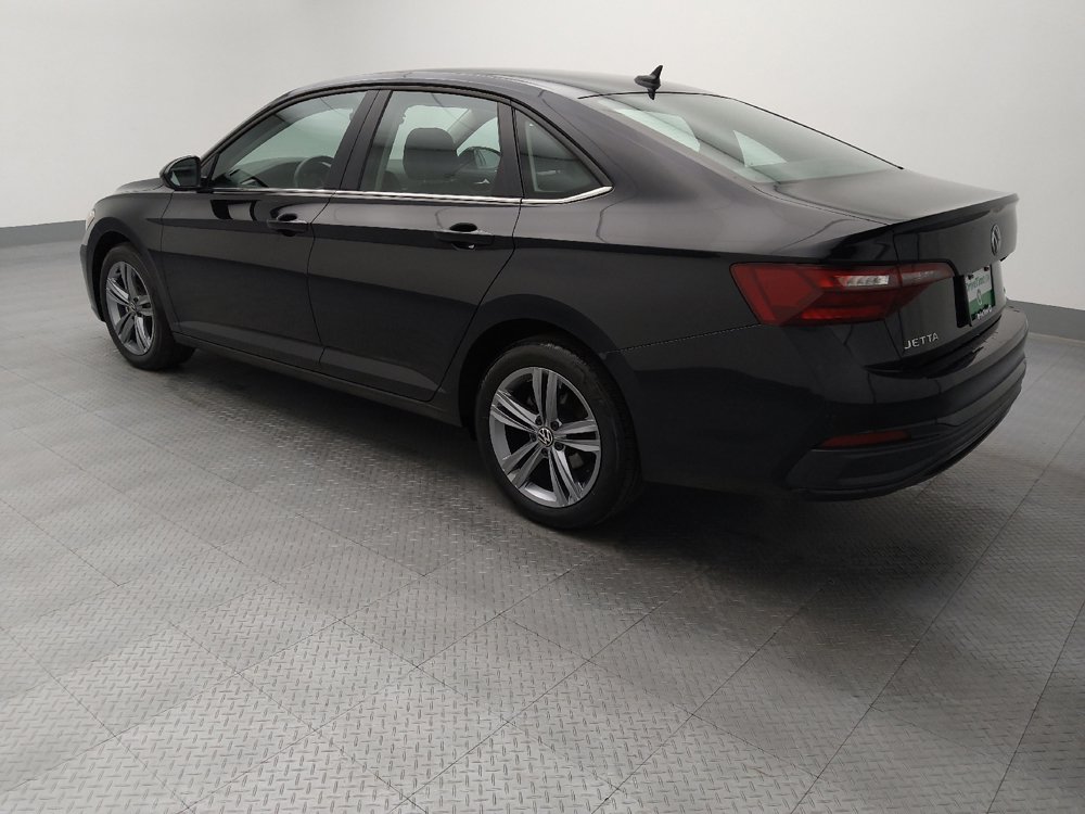 Used 2024 Volkswagen Jetta SE FWD image 3