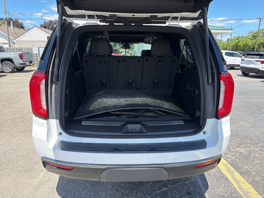 Used 2023 GMC Yukon XL AT4 w/ AT4 Premium Package AWD/4WD image 23