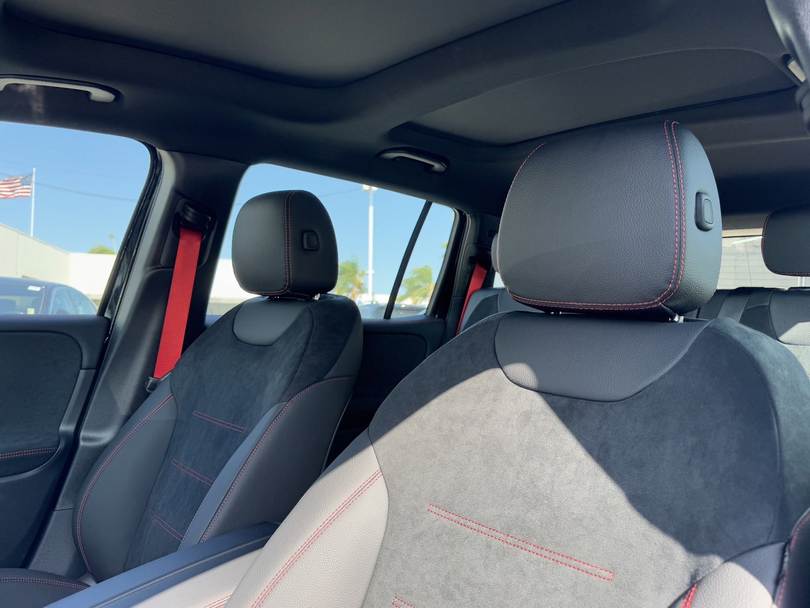 New 2025 Mercedes-Benz GLB 35 AMG 4MATIC image 21