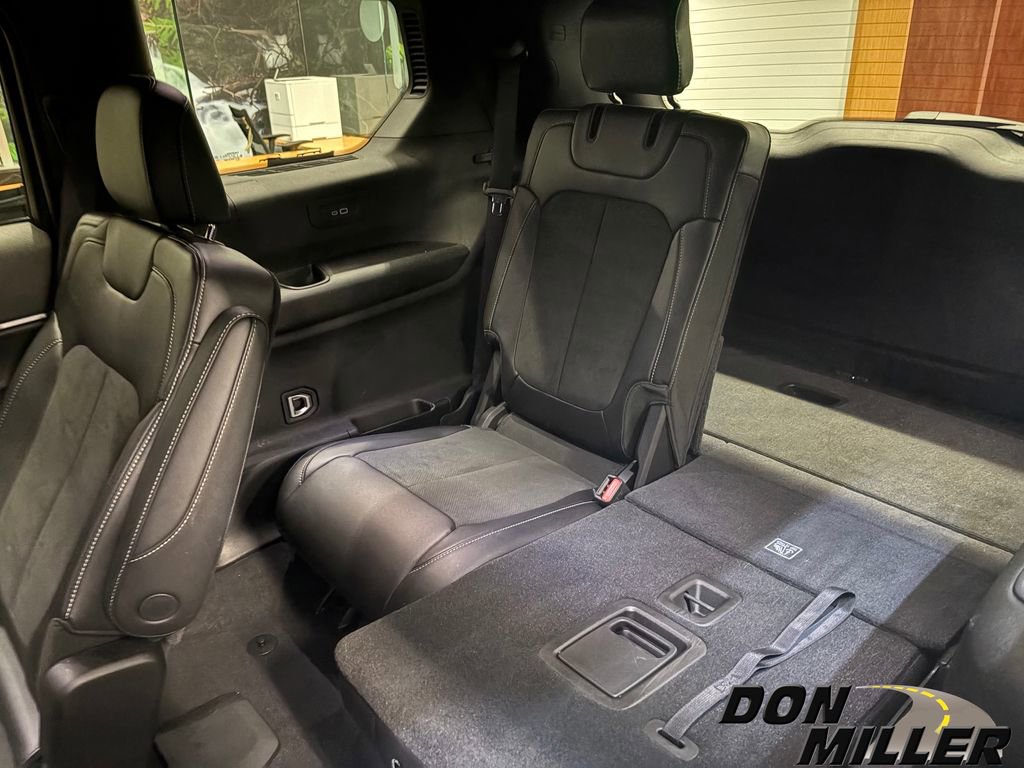 New 2025 Jeep Grand Cherokee L Laredo image 21