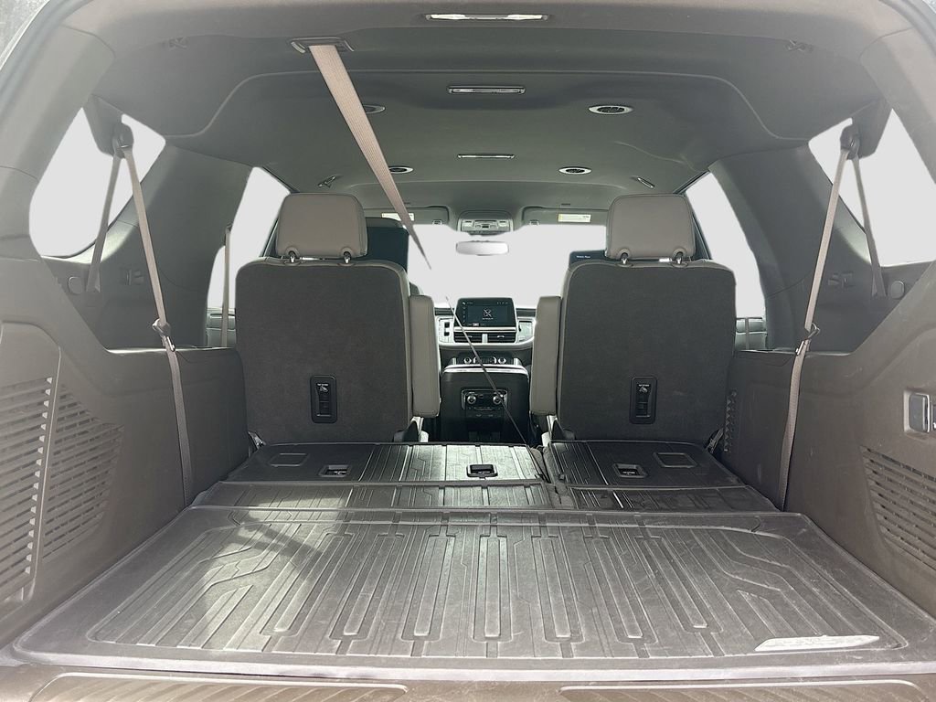 Used 2024 GMC Yukon XL SLT w/ SLT Luxury Package RWD image 36