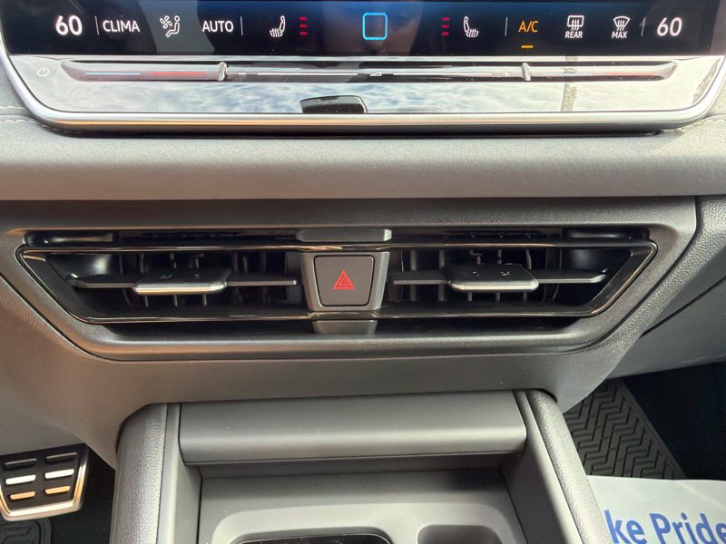 New 2026 Volkswagen Tiguan SE R-Line AWD/4WD image 34