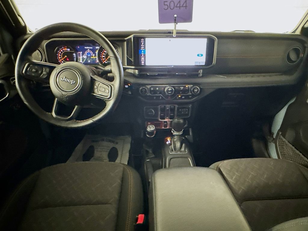 Used 2024 Jeep Gladiator Mojave w/ Technology Group AWD/4WD image 26