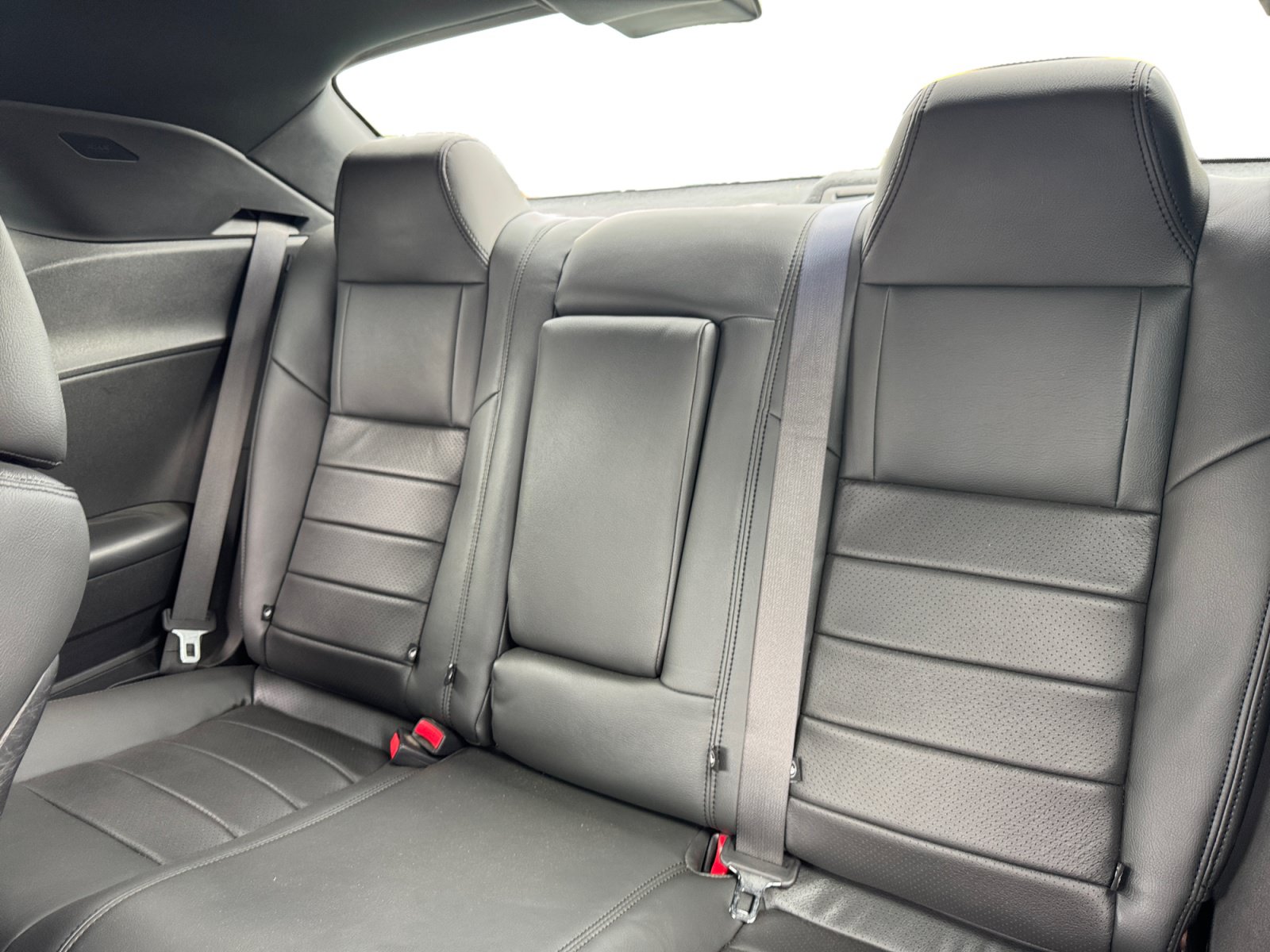 Used 2012 Dodge Challenger R/T RWD image 13