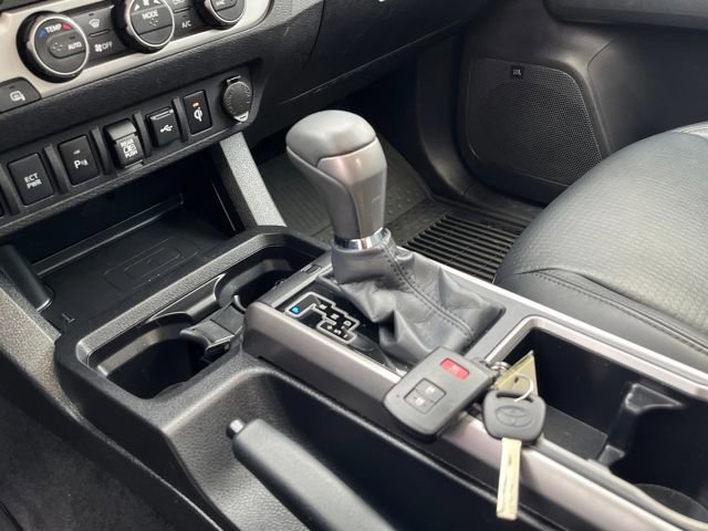 Used 2023 Toyota Tacoma Limited image 27