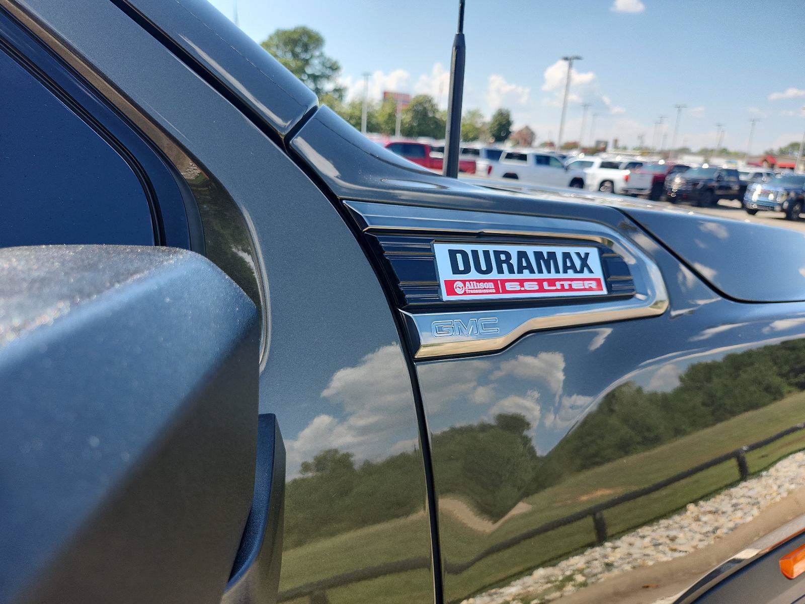 Used 2023 GMC Sierra 2500 AT4 w/ AT4 Premium Plus Package AWD/4WD image 8