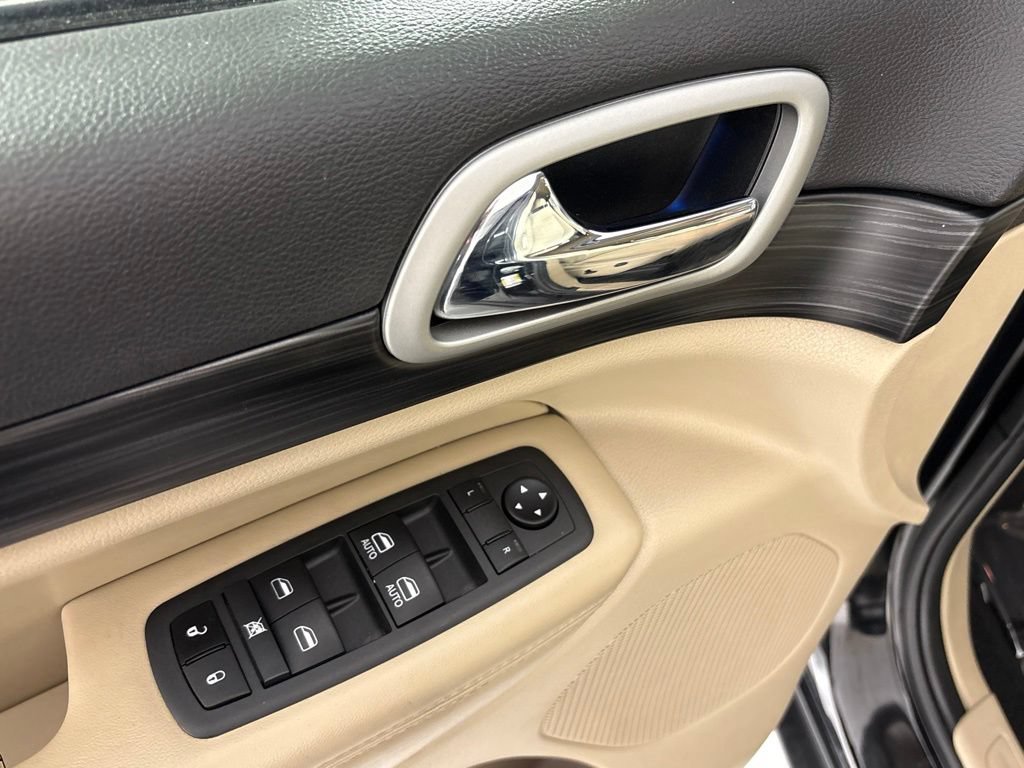 Used 2022 Jeep Grand Cherokee Laredo E RWD image 22