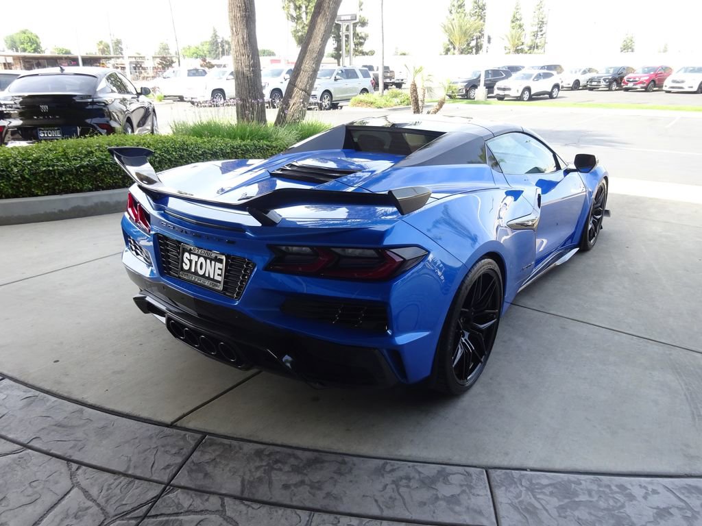 Used 2024 Chevrolet Corvette Z06 RWD image 11