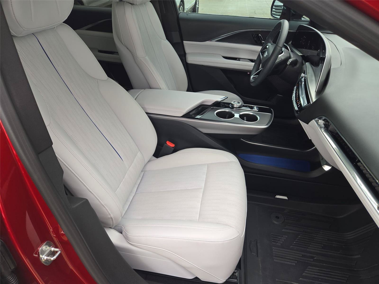 Certified 2024 Cadillac Lyriq Sport w/ LPO, Floor Liner Package RWD image 29