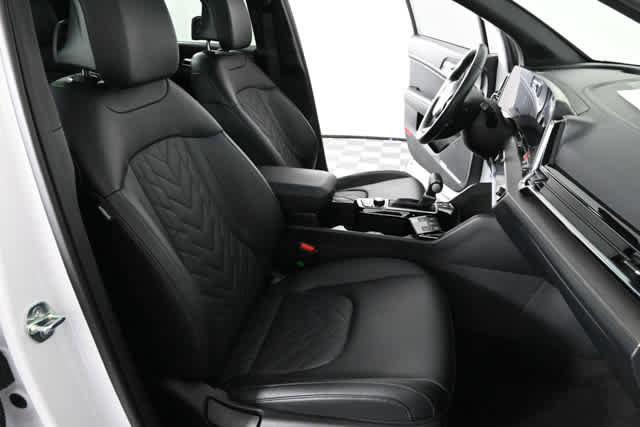 Used 2025 Kia Sportage X-Pro image 14