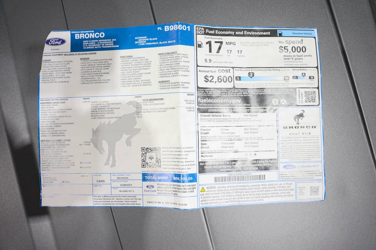 Used 2023 Ford Bronco Badlands image 26