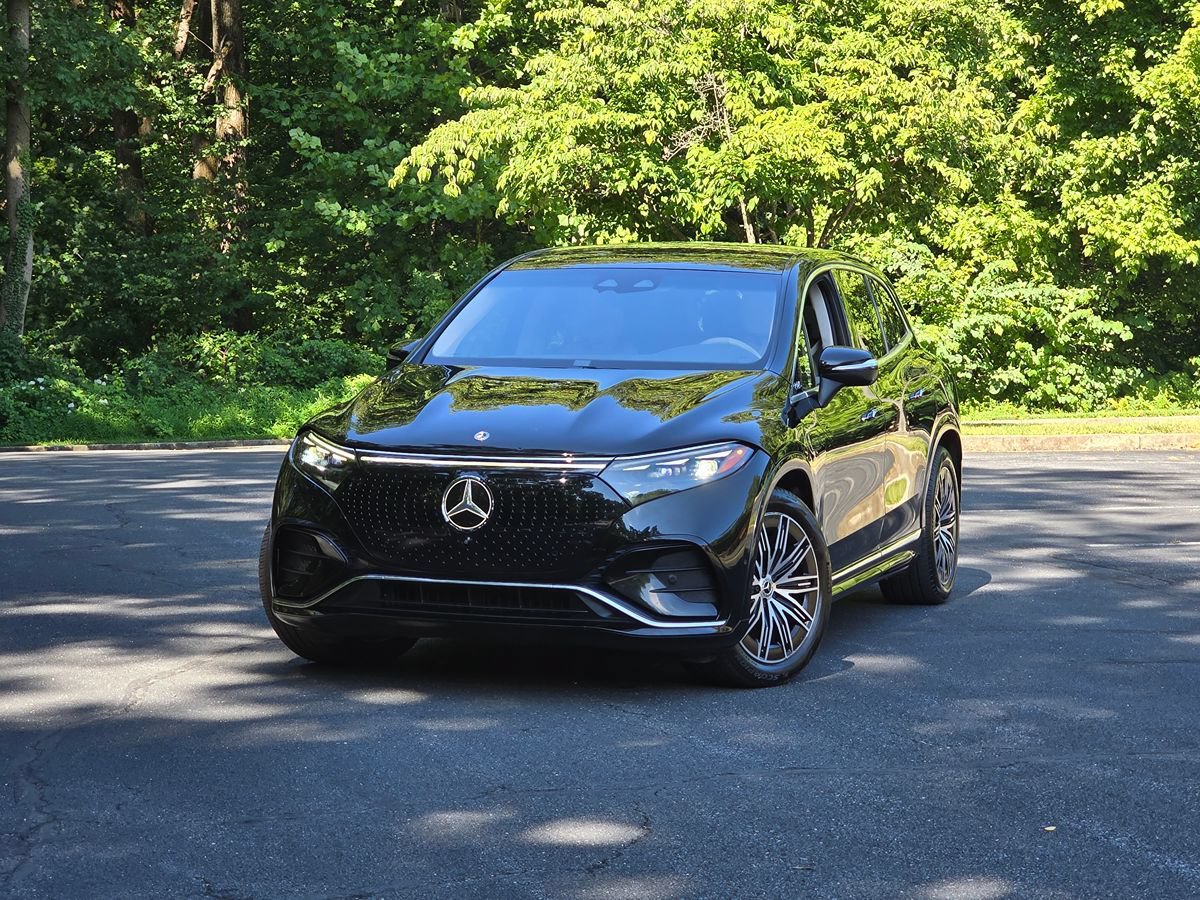 Used 2023 Mercedes-Benz EQS 580 4MATIC SUV image 1