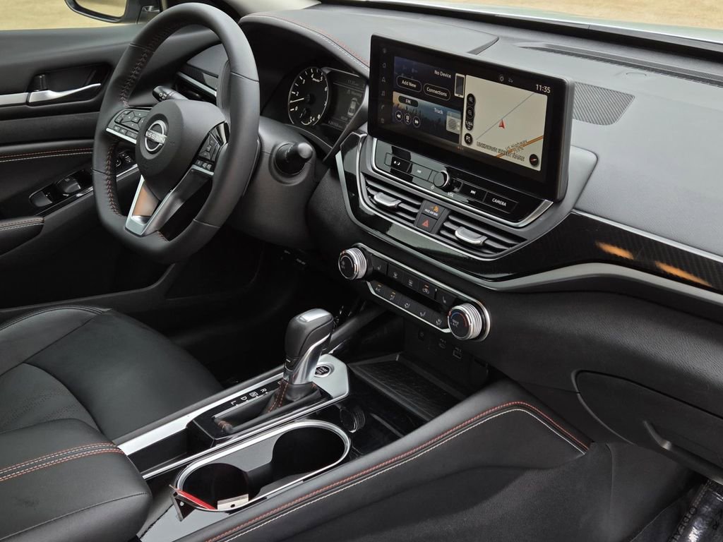 Used 2023 Nissan Altima 2.5 SR w/ SR Premium Package FWD image 31
