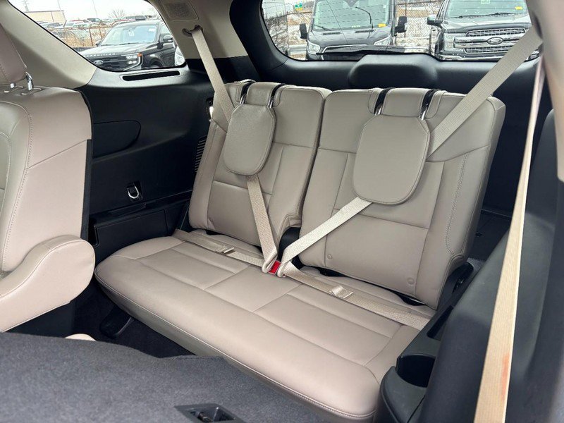 Used 2023 Ford Explorer Limited w/ Limited Technology Package image 12