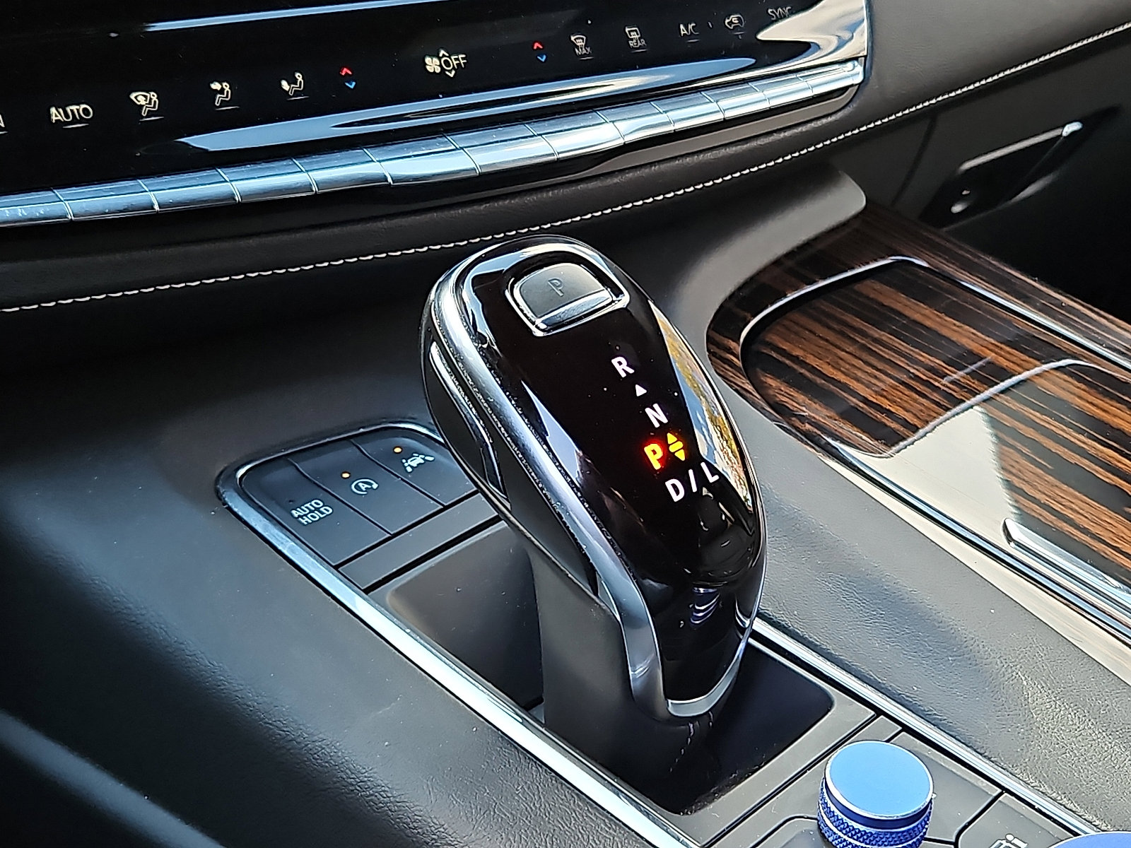 Used 2024 Cadillac Escalade ESV Luxury image 14