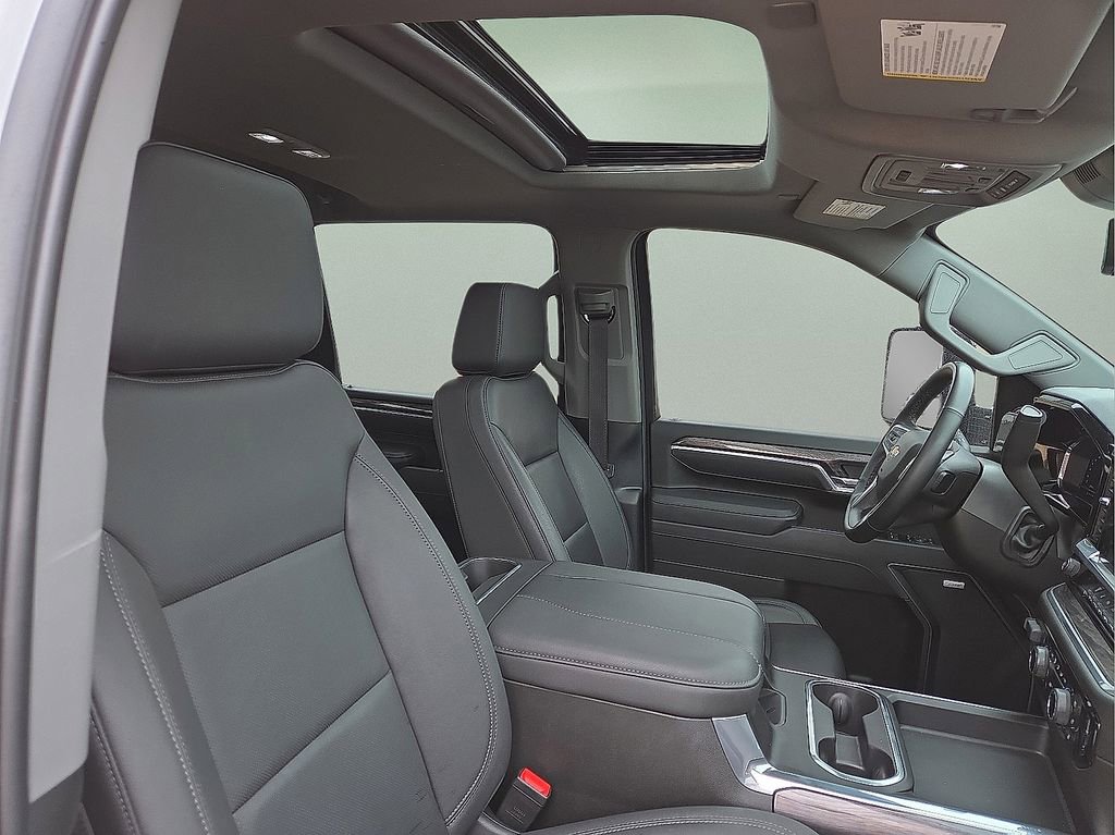Used 2025 Chevrolet Silverado 2500 LTZ w/ LTZ Premium Package AWD/4WD image 14